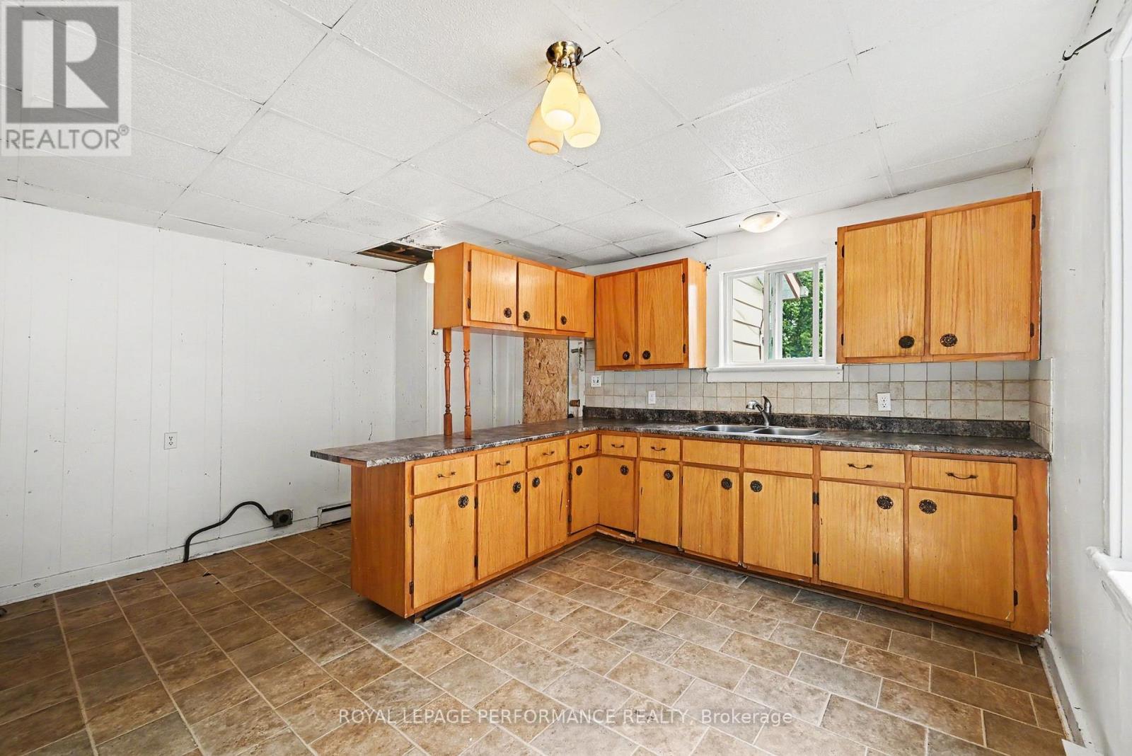 50-52 Leonia Street, Cornwall, Ontario  K6H 5L6 - Photo 30 - X13412056