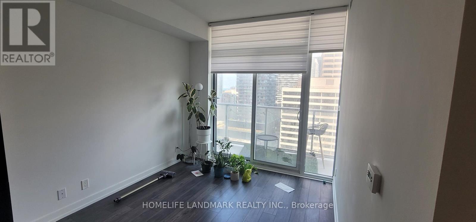 1408 - 33 Helendale Avenue, Toronto, Ontario  M4R 0A4 - Photo 4 - C13412008