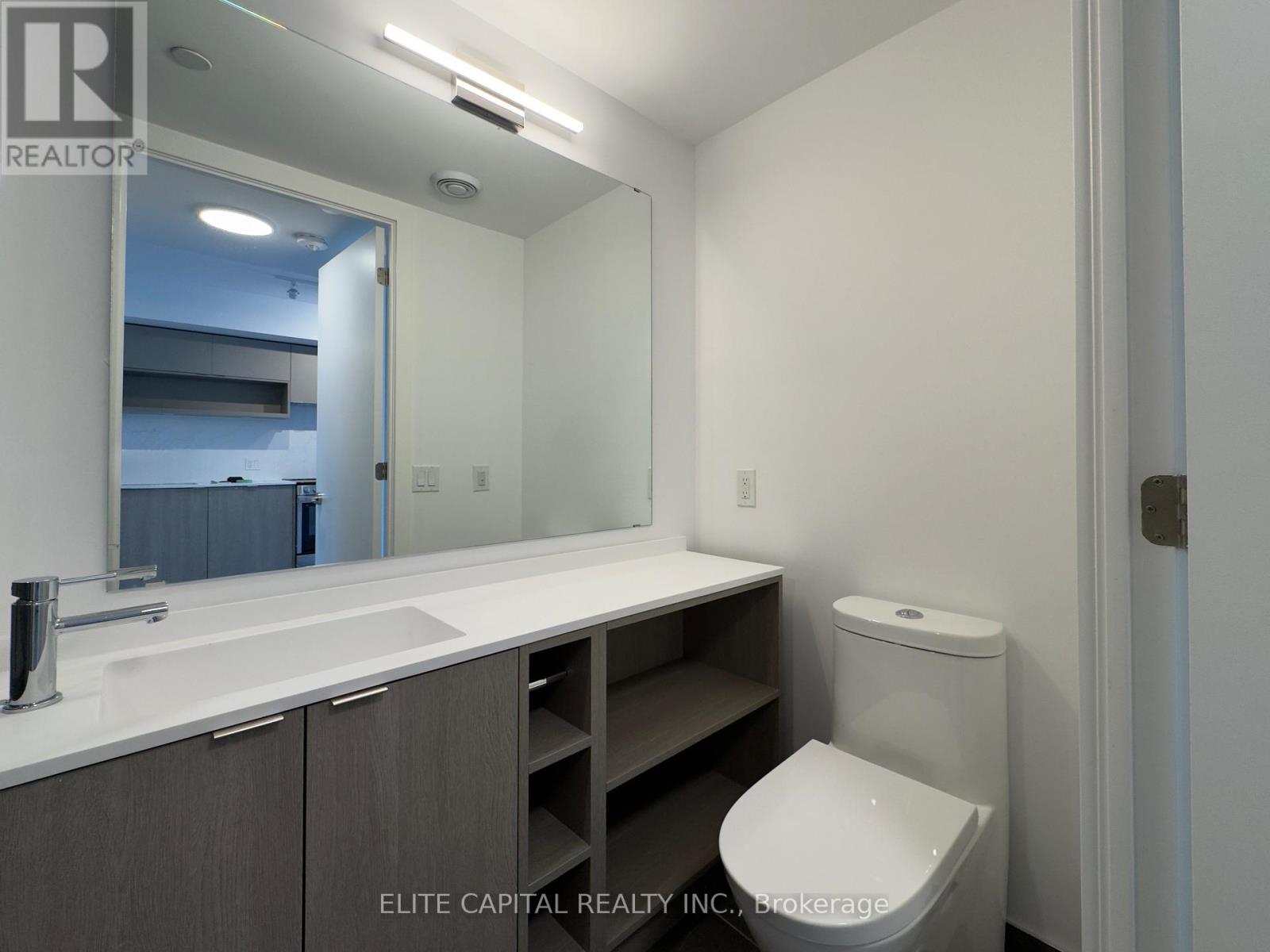 3201 - 100 Queen Street E, Toronto, Ontario  M5C 0B5 - Photo 2 - C13412022
