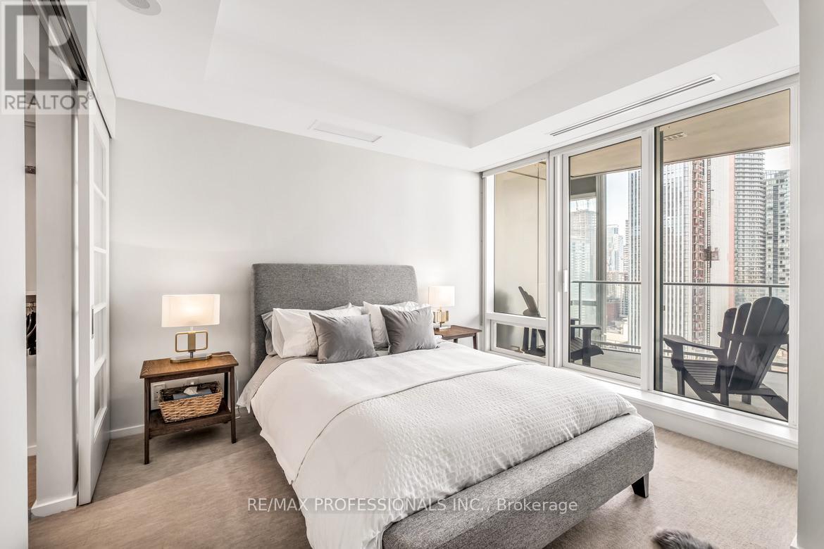 2403 - 180 University Avenue, Toronto, Ontario  M5H 0A2 - Photo 16 - C13412054