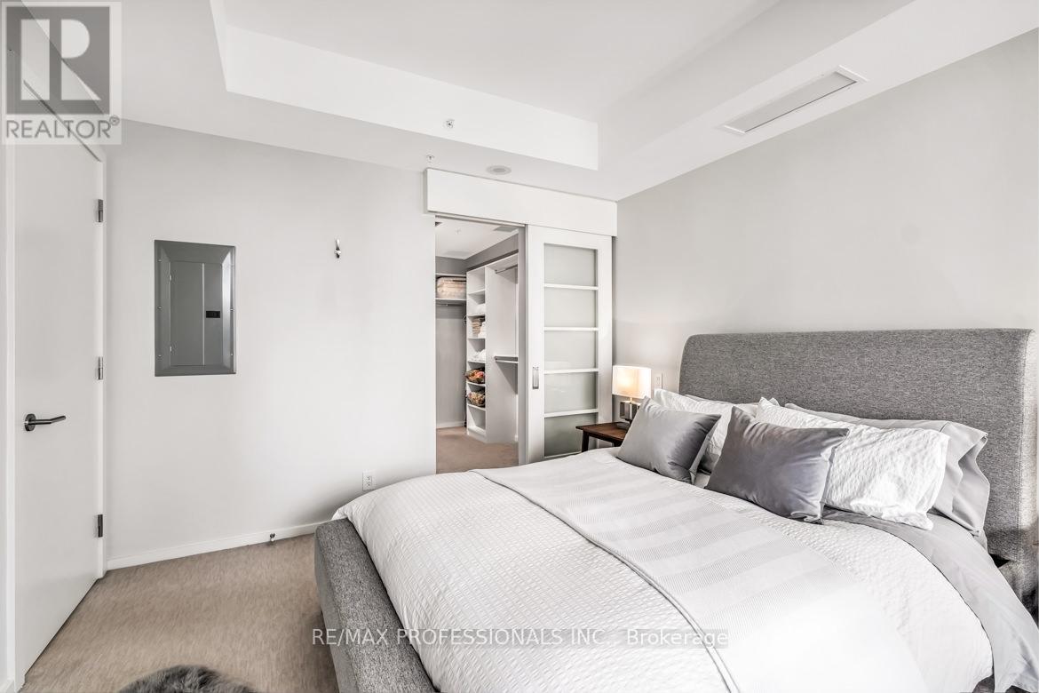 2403 - 180 University Avenue, Toronto, Ontario  M5H 0A2 - Photo 17 - C13412054