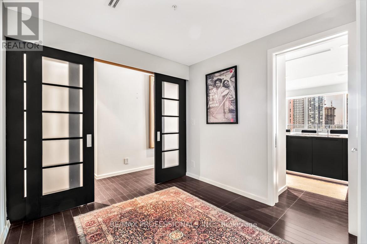 2403 - 180 University Avenue, Toronto, Ontario  M5H 0A2 - Photo 7 - C13412054