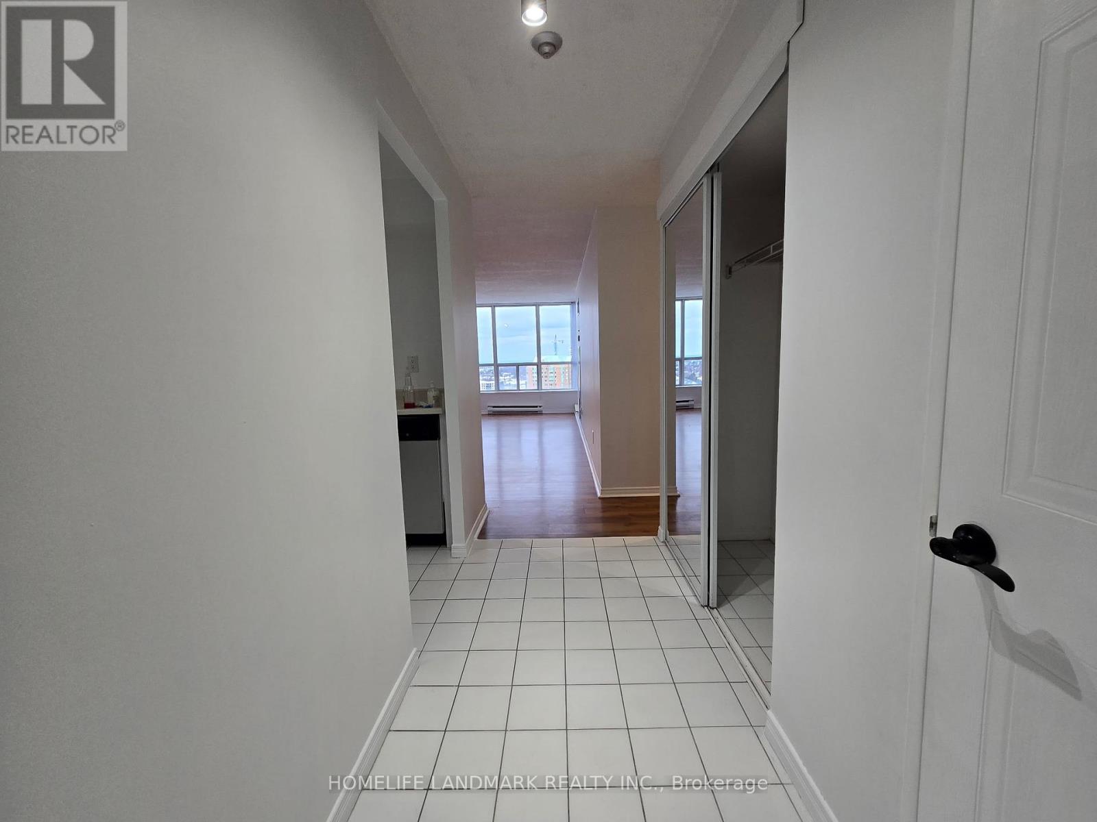 1811 - 410 Mclevin Avenue, Toronto, Ontario  M1B 5J5 - Photo 2 - E13412032
