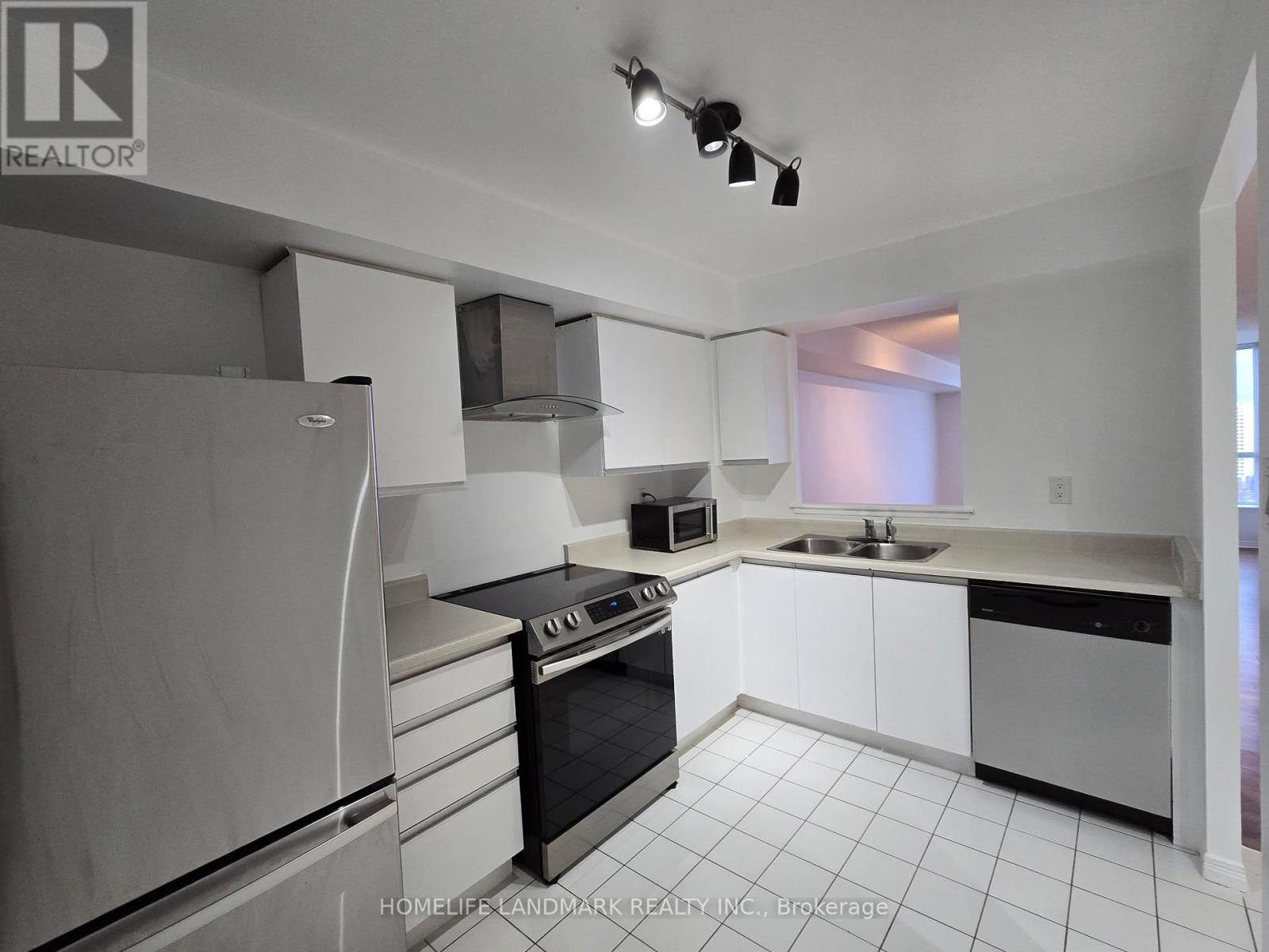 1811 - 410 Mclevin Avenue, Toronto, Ontario  M1B 5J5 - Photo 3 - E13412032