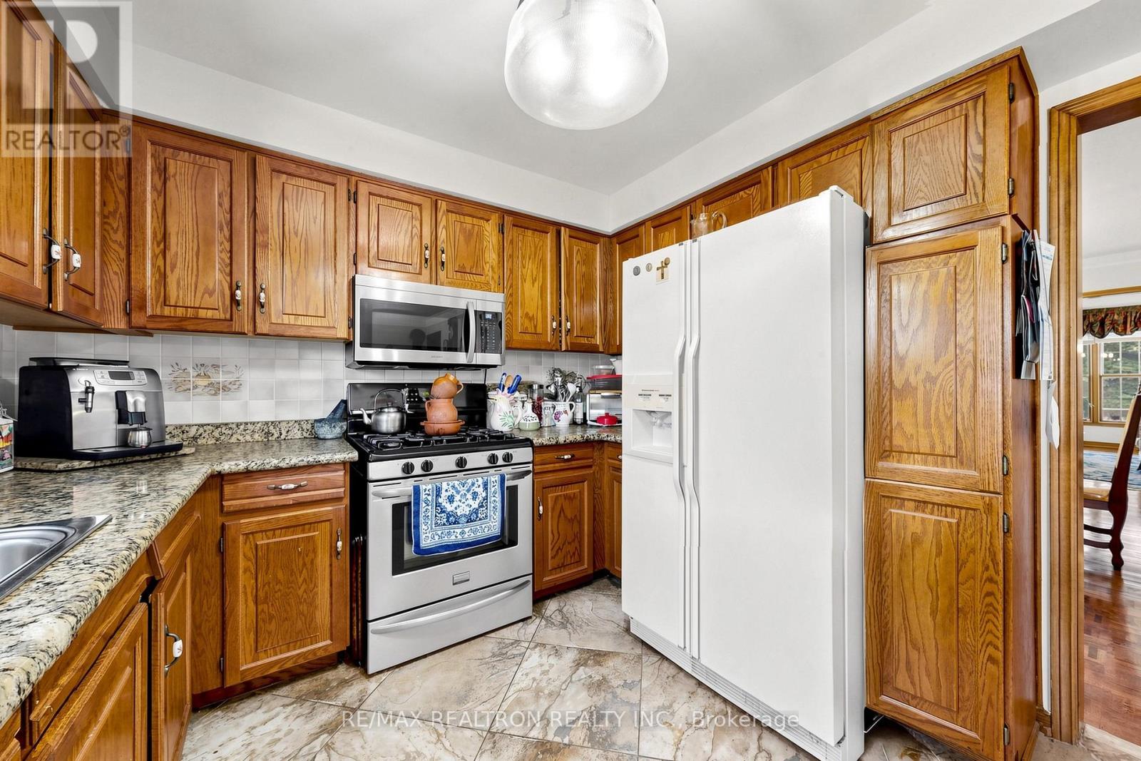 100 Gas Light Crescent, Vaughan, Ontario  L4L 8G1 - Photo 10 - N13412040
