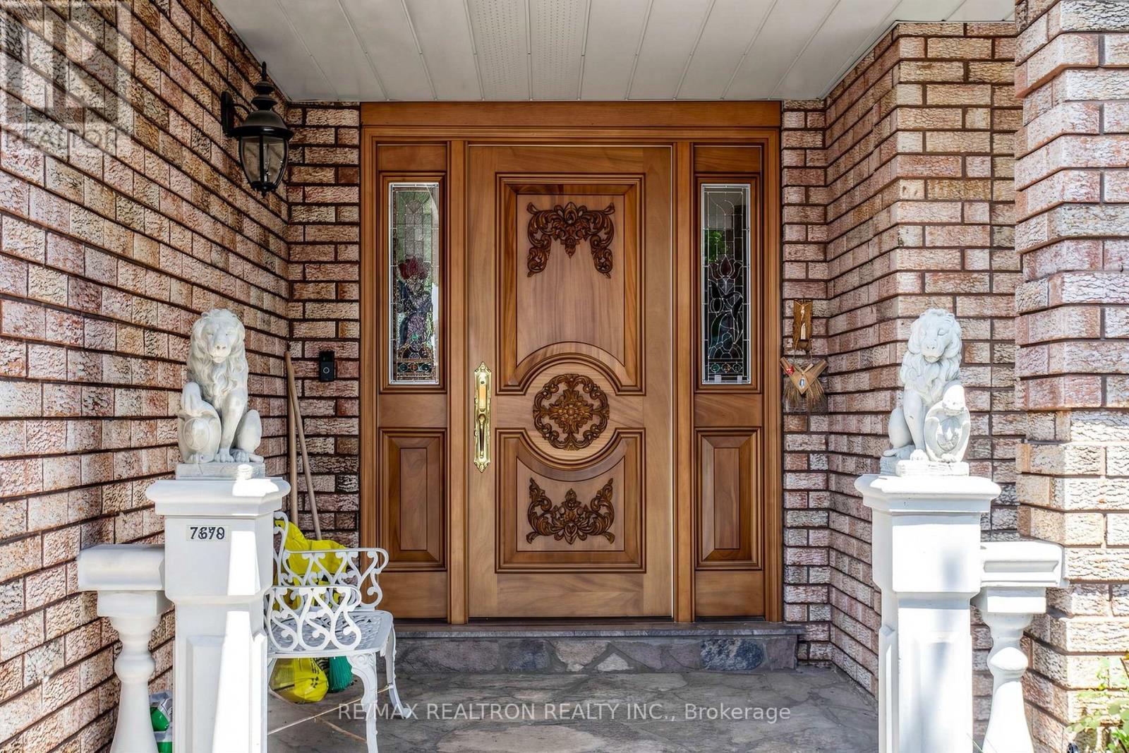 100 Gas Light Crescent, Vaughan, Ontario  L4L 8G1 - Photo 3 - N13412040