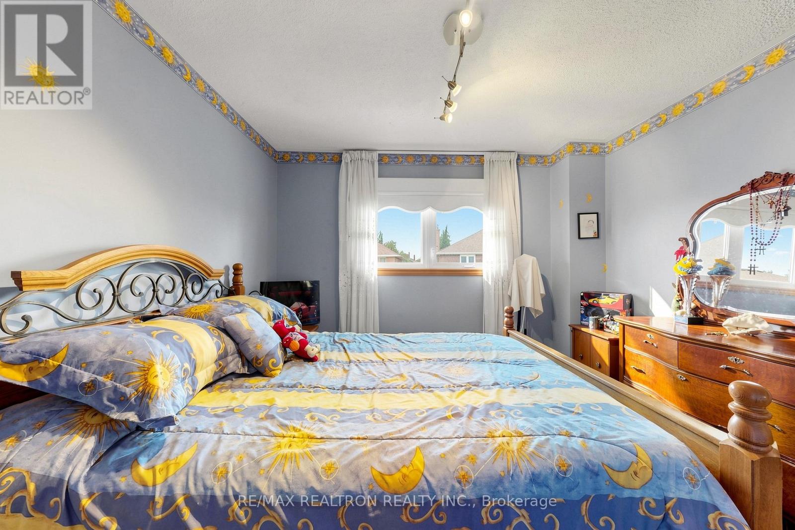 100 Gas Light Crescent, Vaughan, Ontario  L4L 8G1 - Photo 34 - N13412040