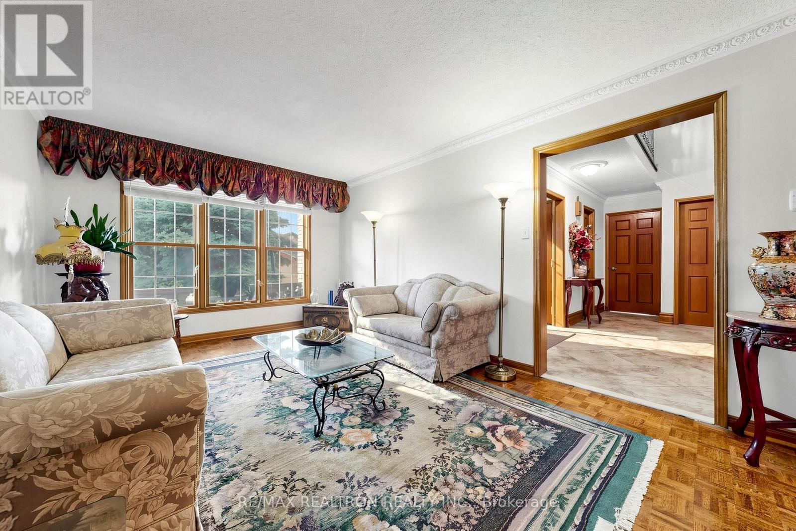 100 Gas Light Crescent, Vaughan, Ontario  L4L 8G1 - Photo 5 - N13412040