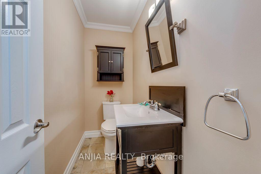 2419 Lionheart Crescent, Mississauga, Ontario  L5K 1S4 - Photo 29 - W13411996