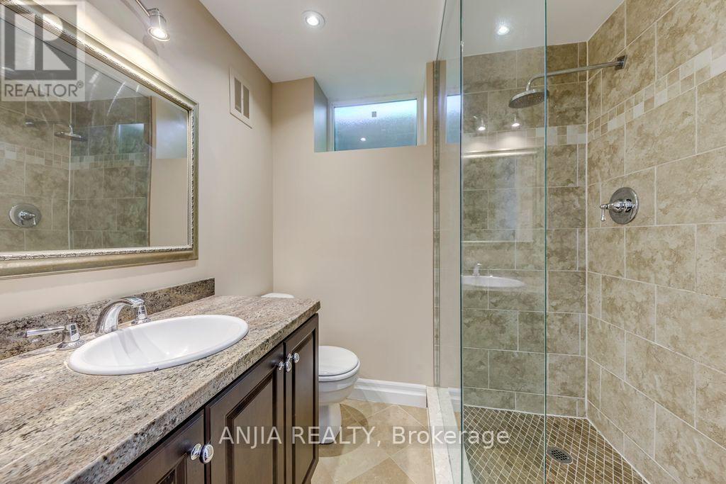 2419 Lionheart Crescent, Mississauga, Ontario  L5K 1S4 - Photo 38 - W13411996