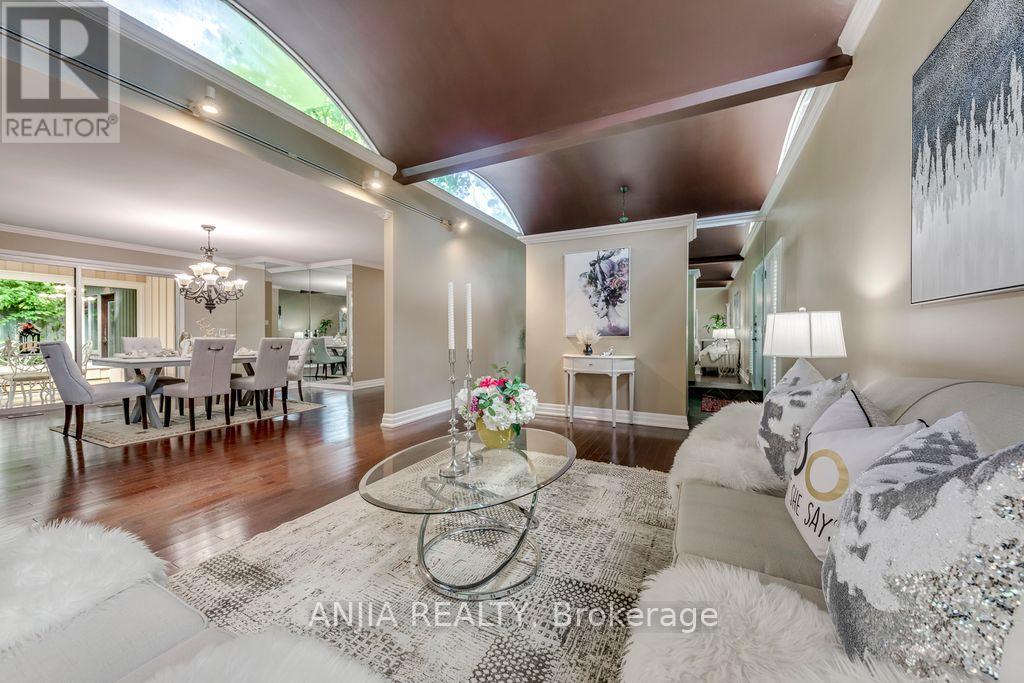 2419 Lionheart Crescent, Mississauga, Ontario  L5K 1S4 - Photo 7 - W13411996