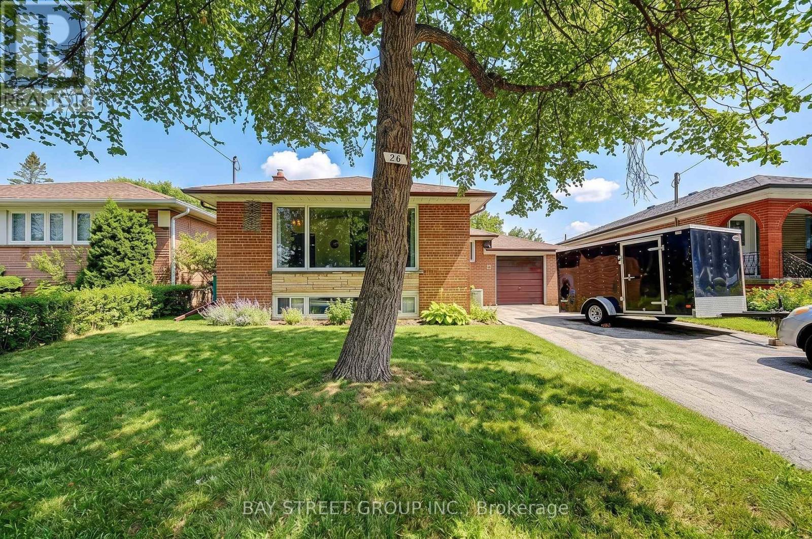 26 BENWAY DRIVE, Toronto, Ontario