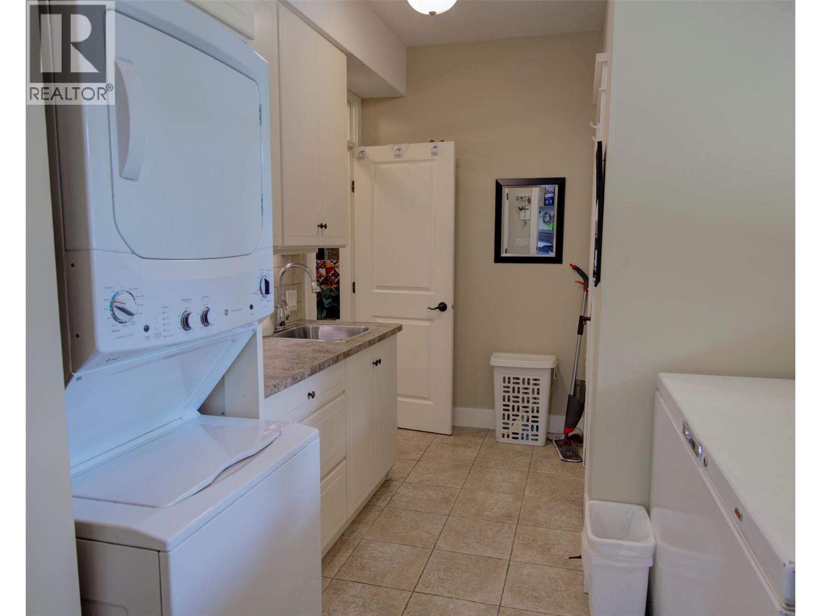 4201 Highland Park Road, Armstrong, British Columbia  V4Y 0L3 - Photo 32 - 10390322