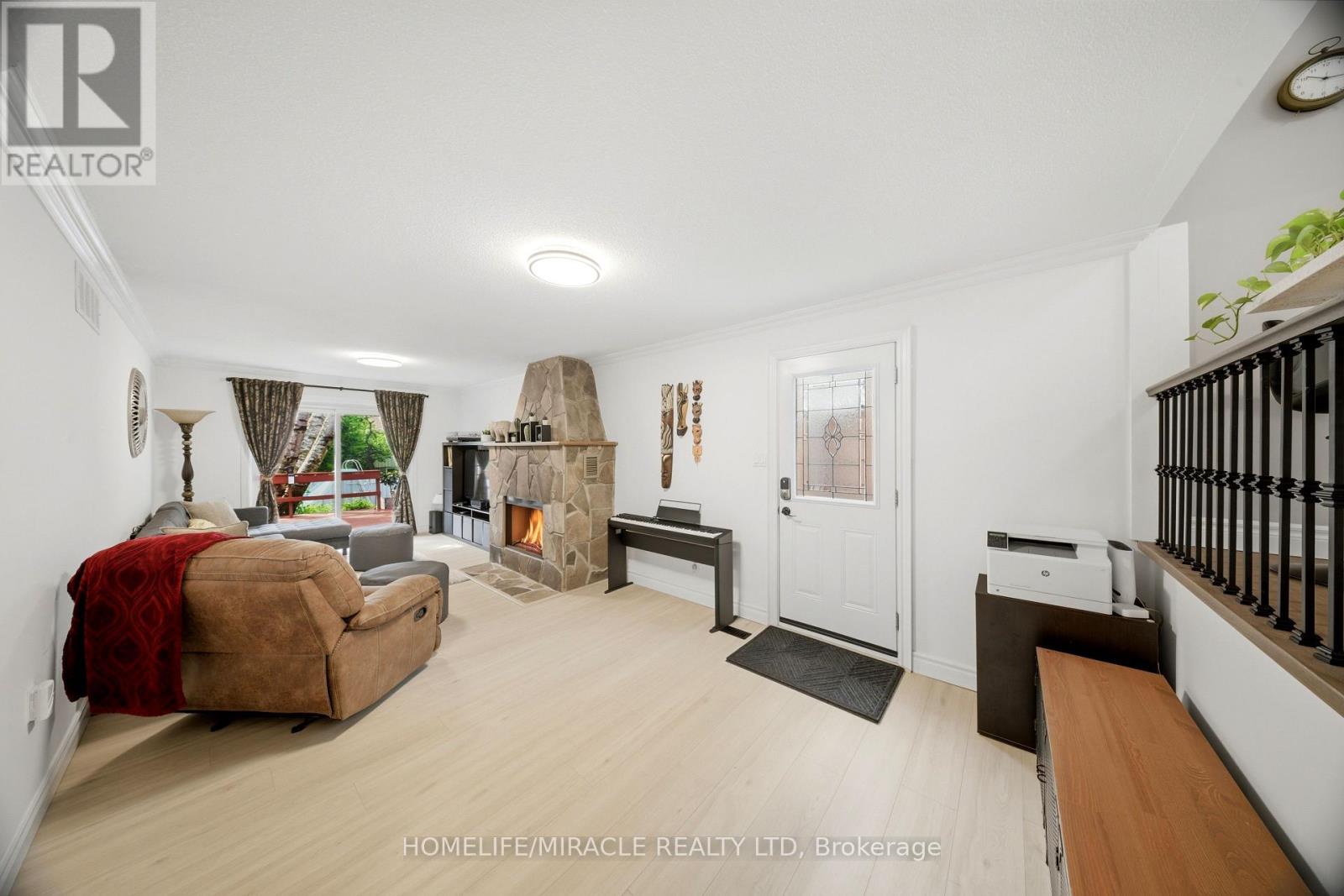 1612 Wavell Crescent, Mississauga, Ontario  L4X 1X1 - Photo 16 - W13288604