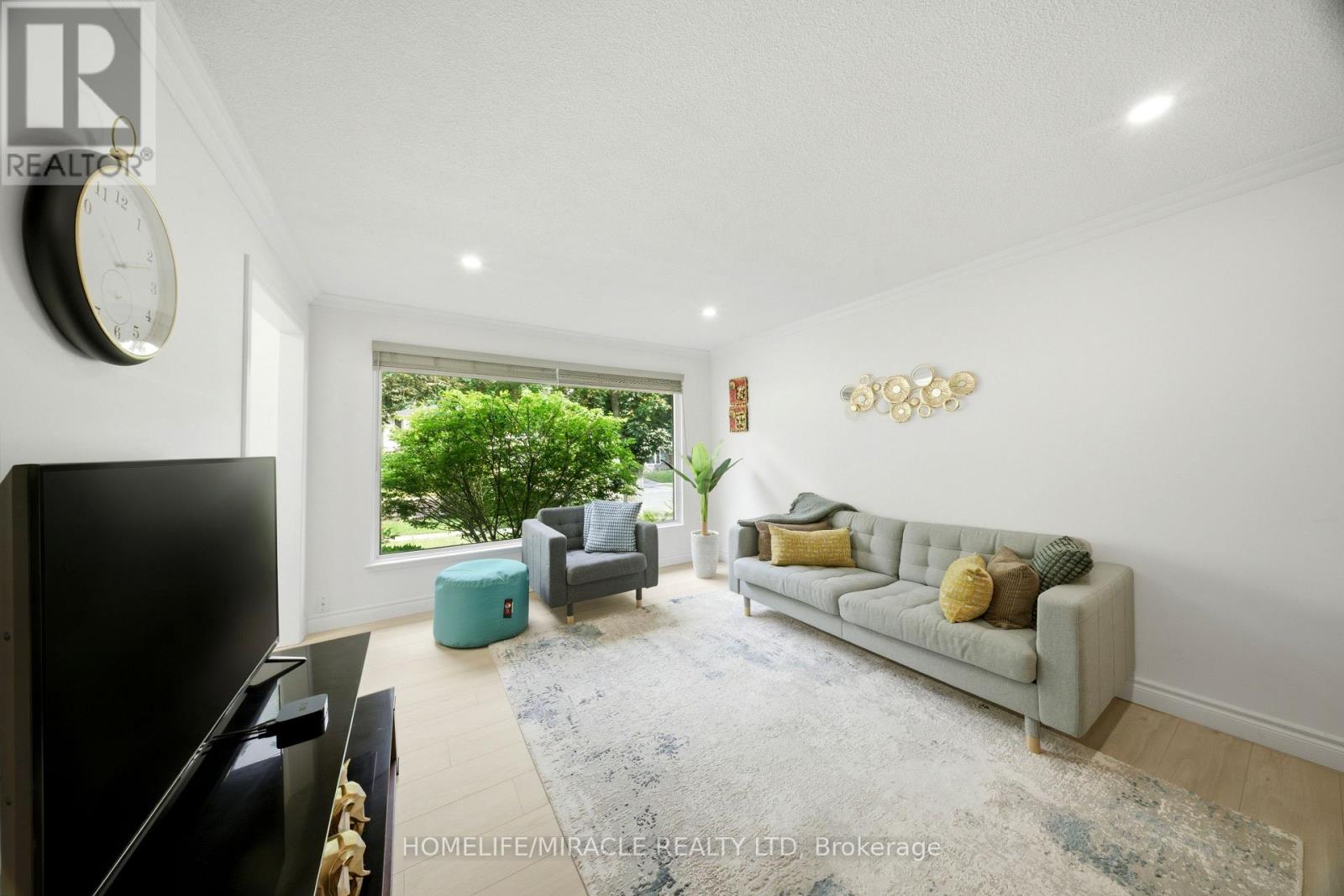 1612 Wavell Crescent, Mississauga, Ontario  L4X 1X1 - Photo 8 - W13288604