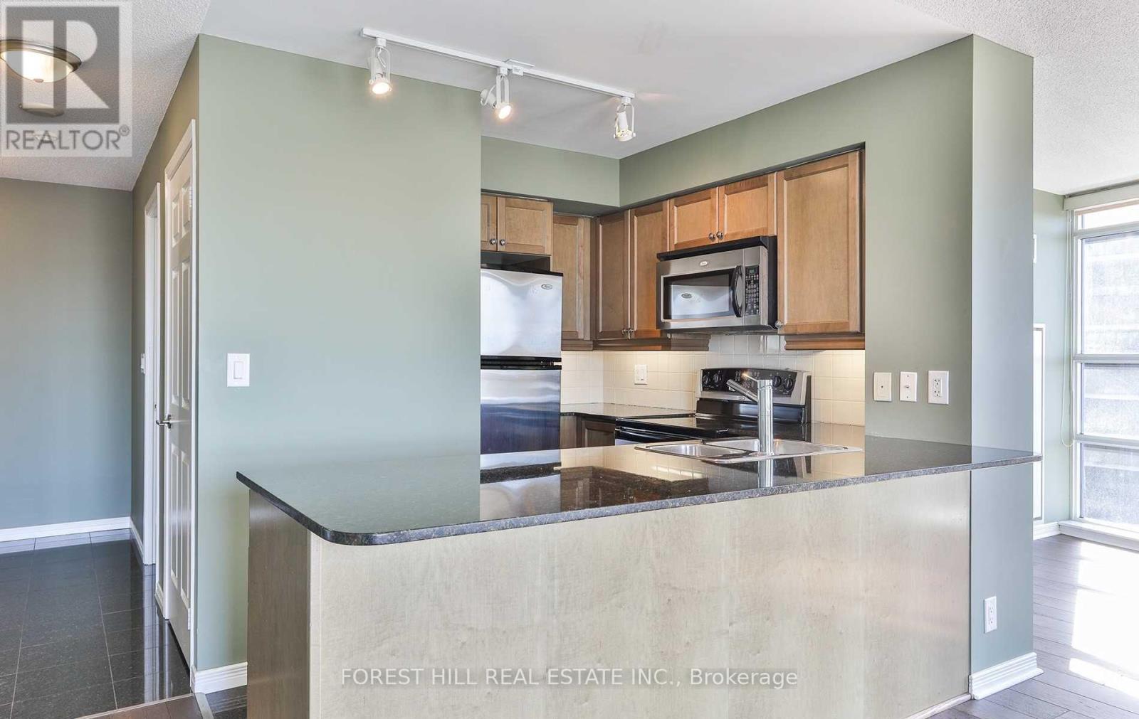 1104 - 736 Spadina Avenue, Toronto, Ontario  M5S 2J6 - Photo 2 - C13412068
