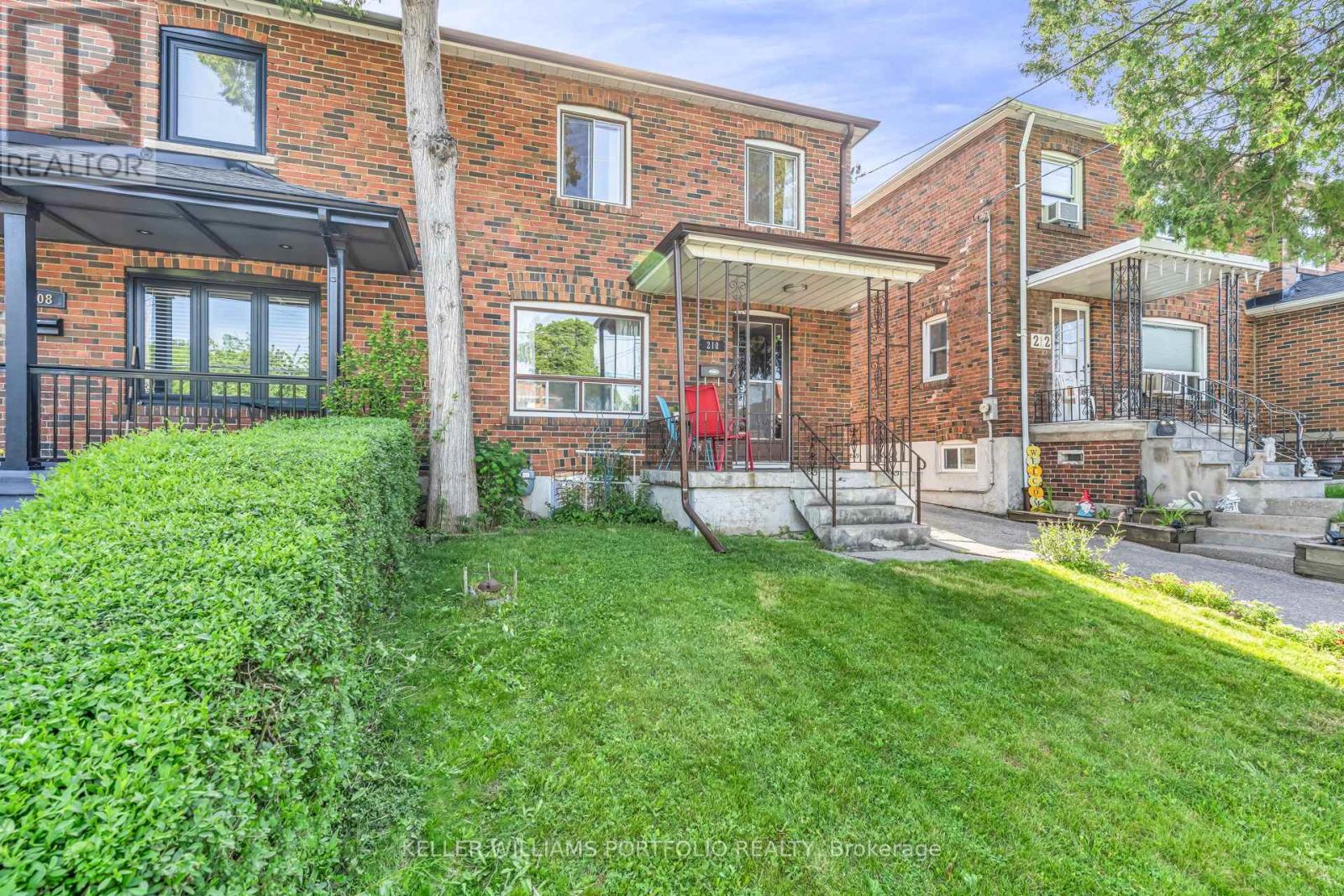 210 Bicknell Avenue, Toronto, Ontario  M6M 4G9 - Photo 25 - W13238628