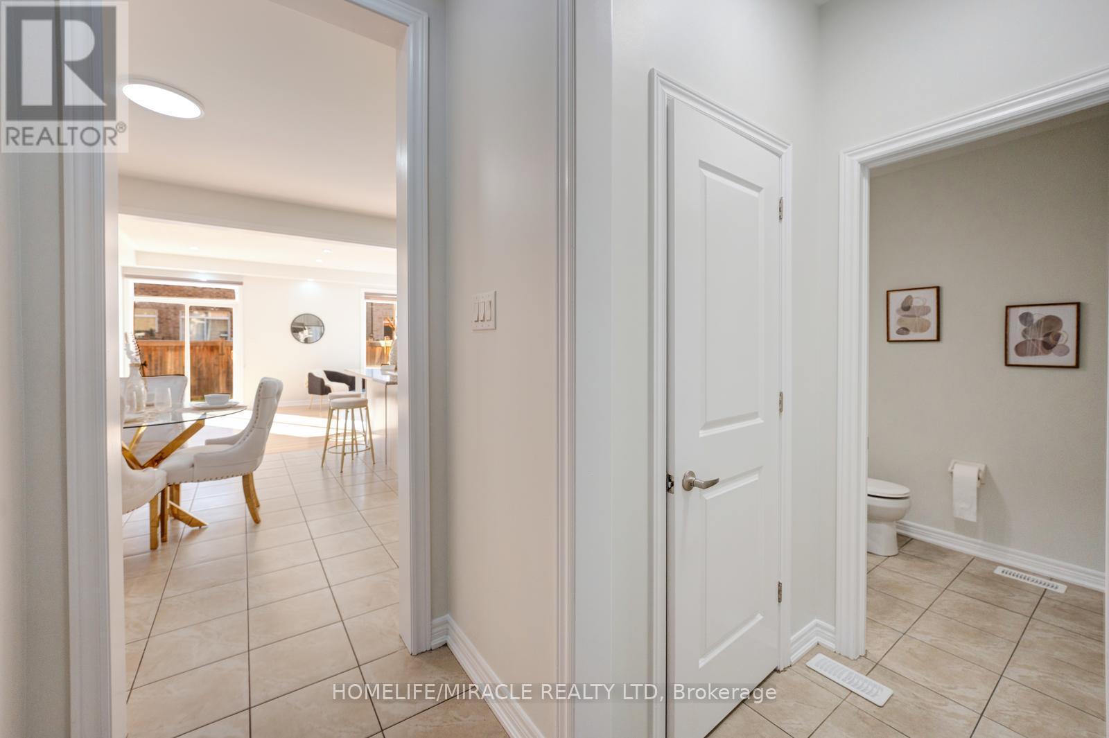 40 Swanton Road, Brampton, Ontario  L6X 0Y9 - Photo 7 - W13412082