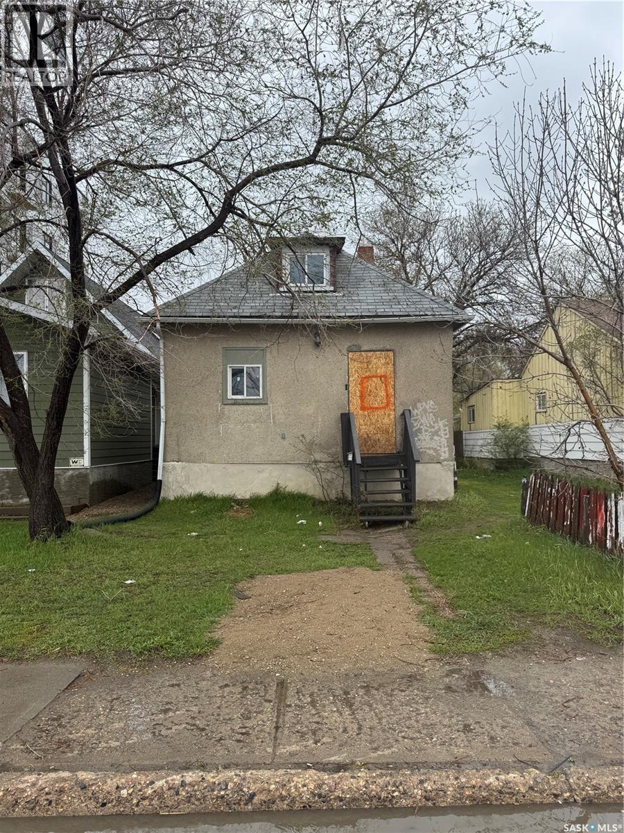 1056 Angus STREET, Regina, Saskatchewan