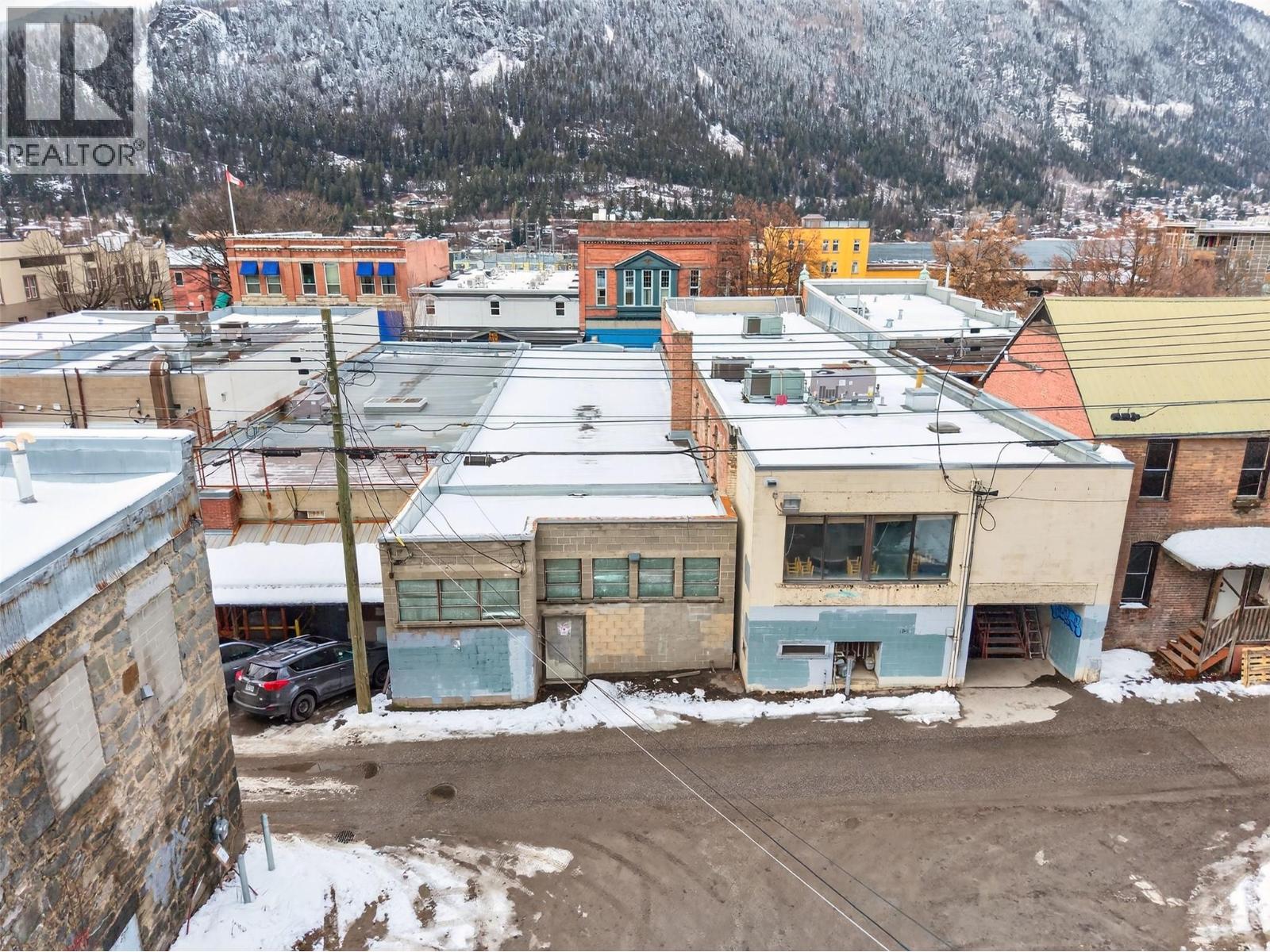 636 Baker Street, Nelson, British Columbia  V1L 4J4 - Photo 2 - 10377024