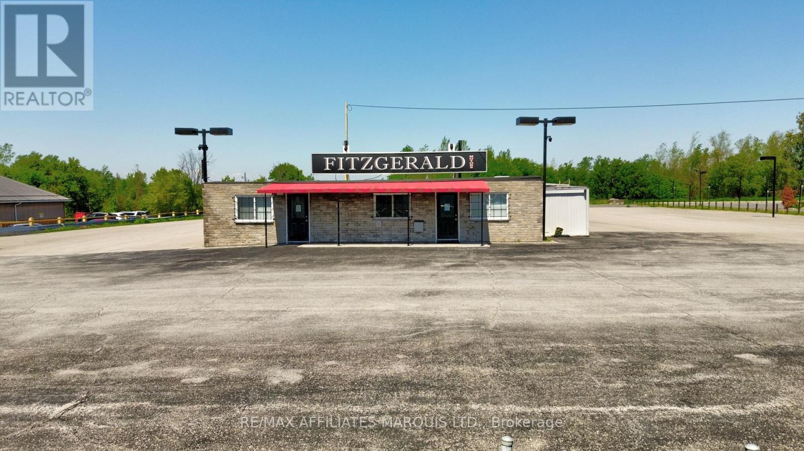 17361 Cornwall Centre Road, South Stormont, Ontario K6K 1K6 - Photo 3 - X13412150
