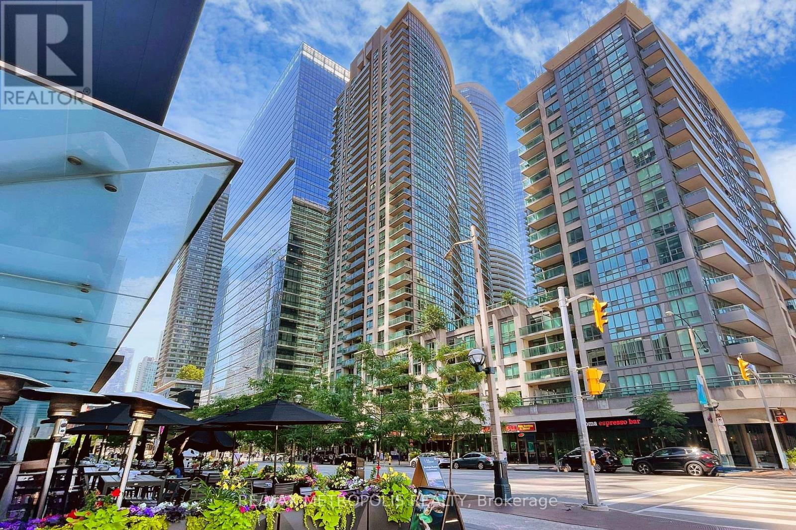 502 - 30 GRAND TRUNK CRESCENT, Toronto, Ontario