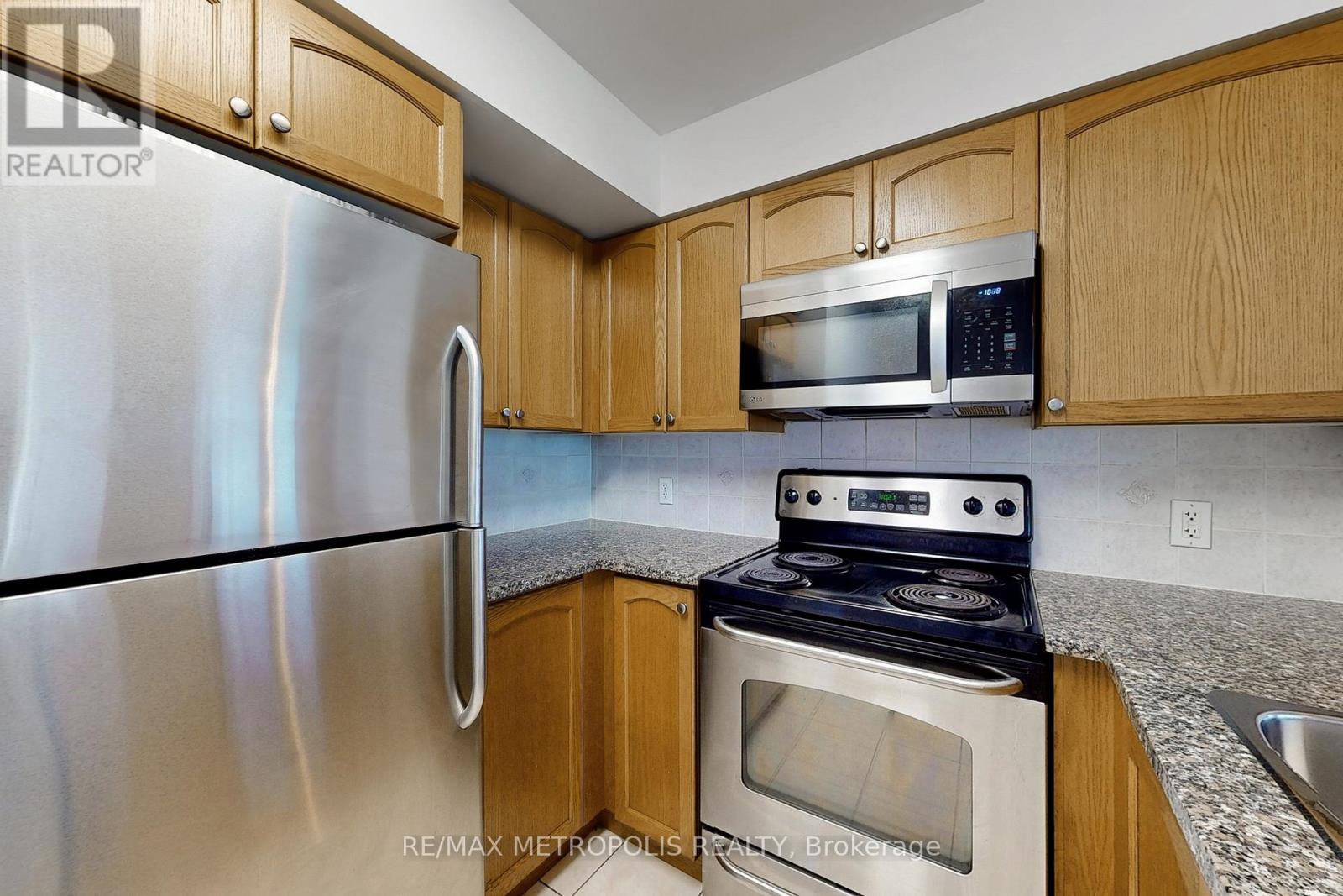 502 - 30 Grand Trunk Crescent, Toronto, Ontario  M5J 3A4 - Photo 11 - C13412118
