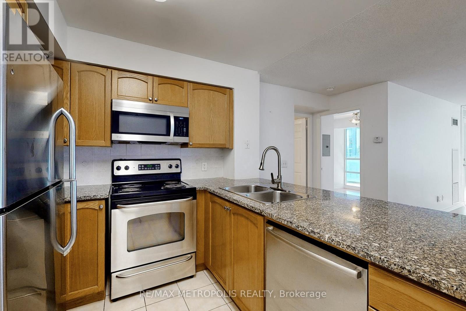 502 - 30 Grand Trunk Crescent, Toronto, Ontario  M5J 3A4 - Photo 12 - C13412118