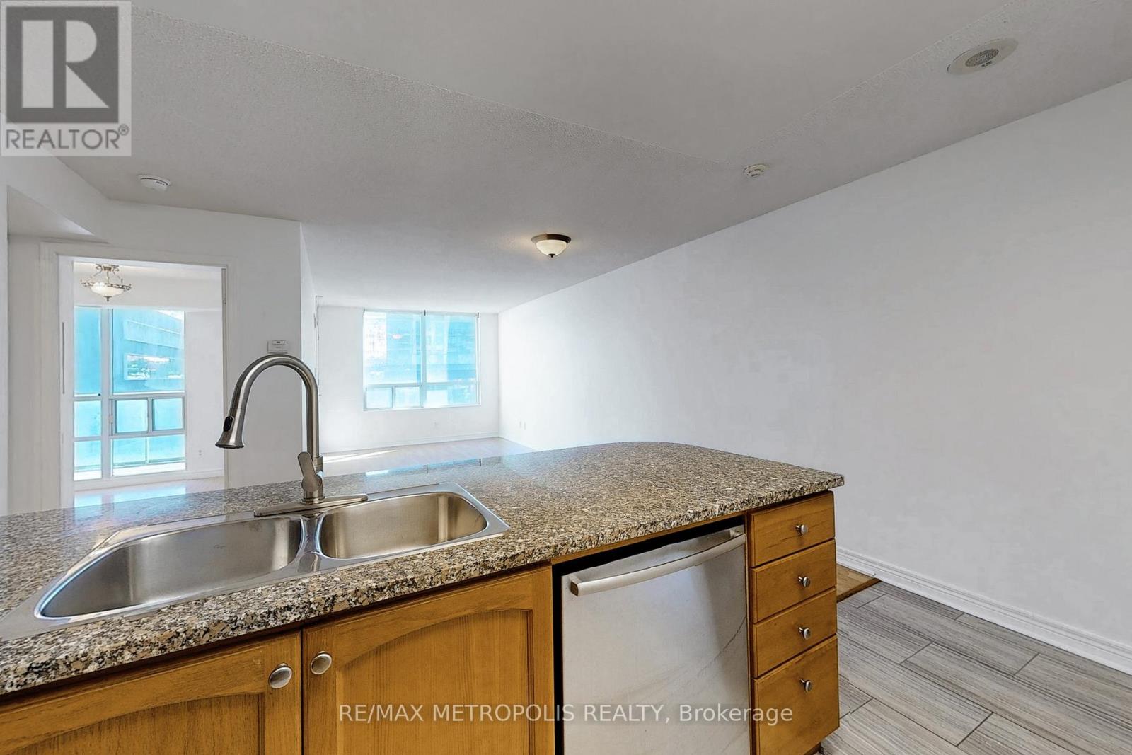 502 - 30 Grand Trunk Crescent, Toronto, Ontario  M5J 3A4 - Photo 13 - C13412118