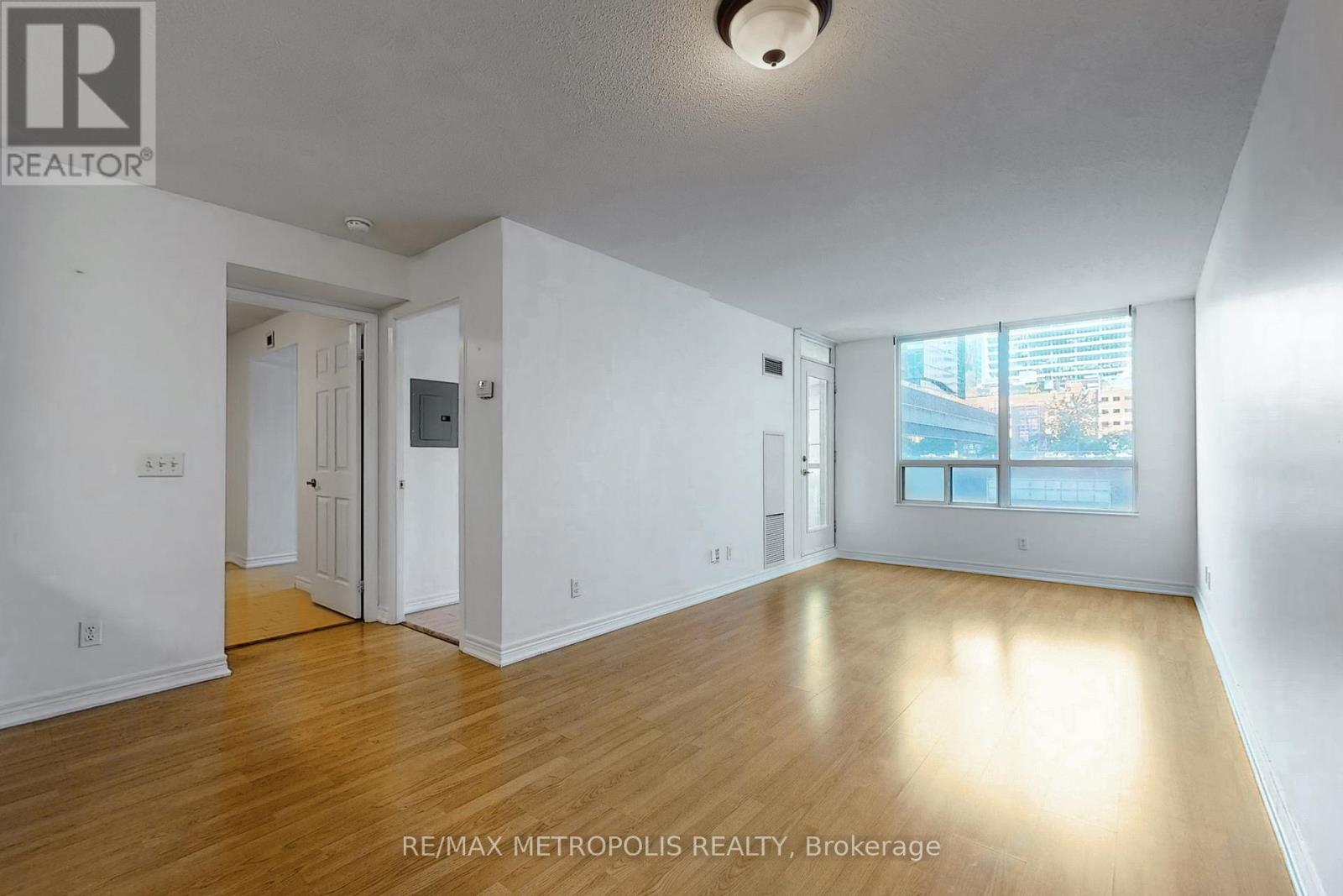 502 - 30 Grand Trunk Crescent, Toronto, Ontario  M5J 3A4 - Photo 5 - C13412118
