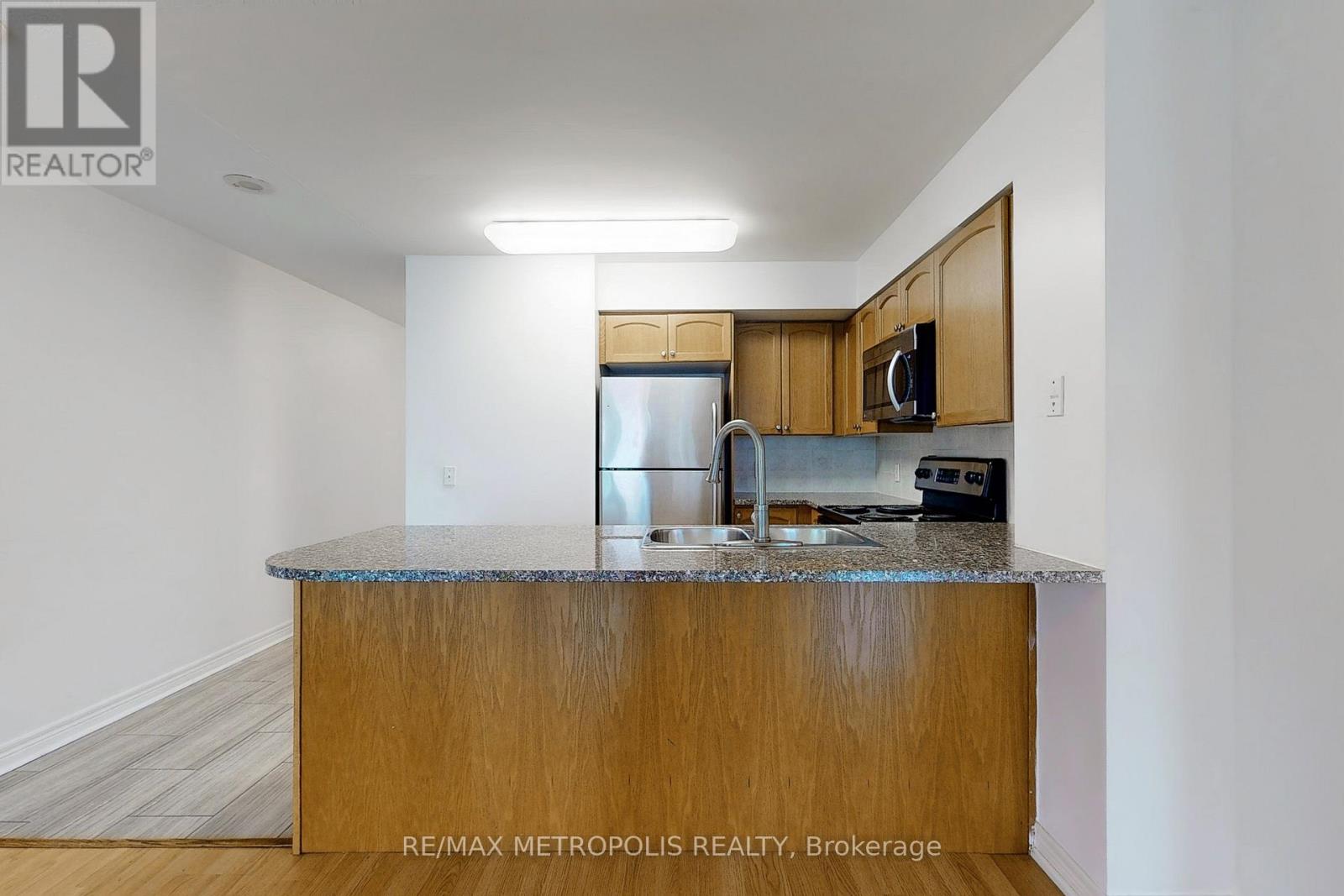 502 - 30 Grand Trunk Crescent, Toronto, Ontario  M5J 3A4 - Photo 9 - C13412118