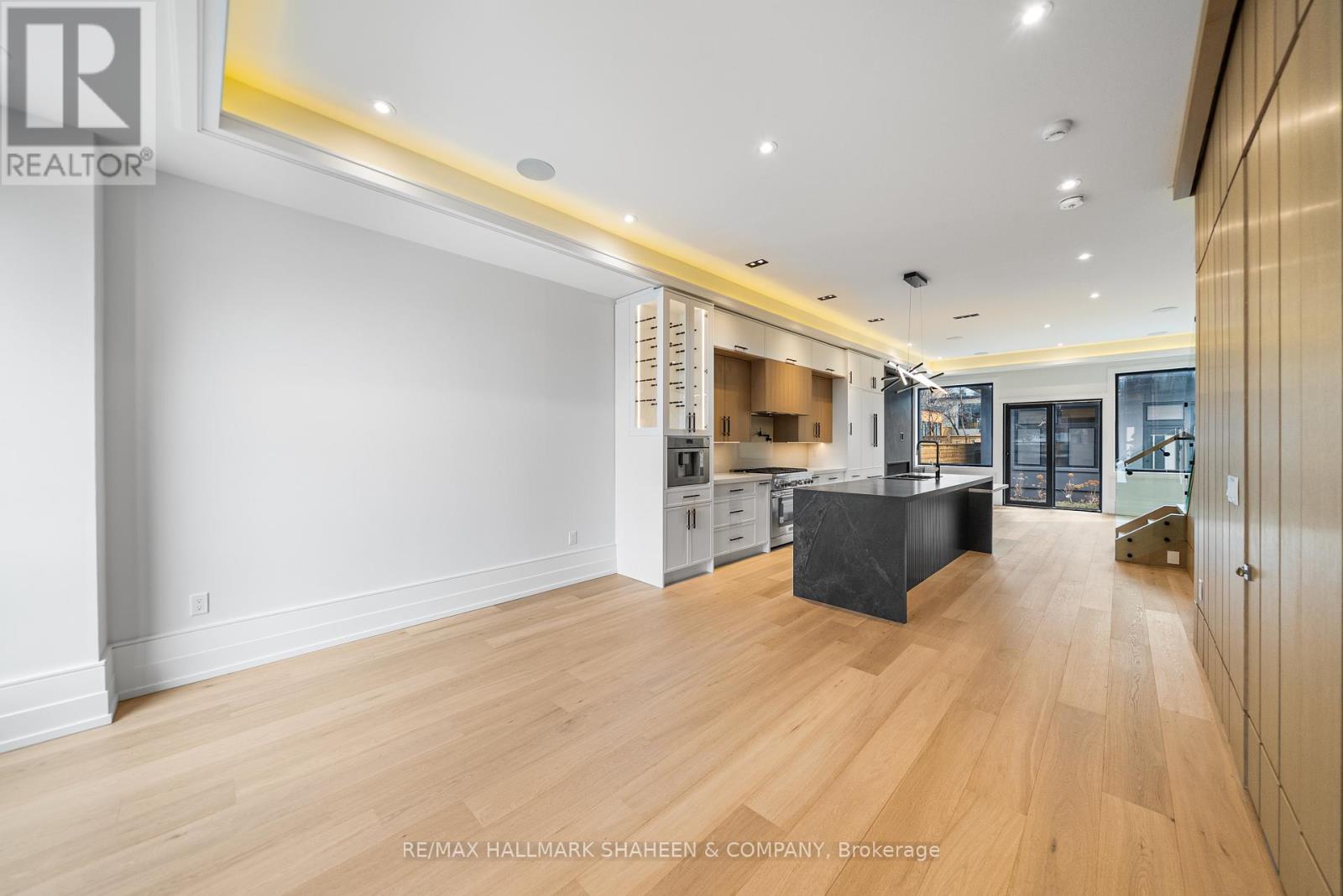 199 Arlington Avenue, Toronto, Ontario  M6C 2Z4 - Photo 4 - C13145612