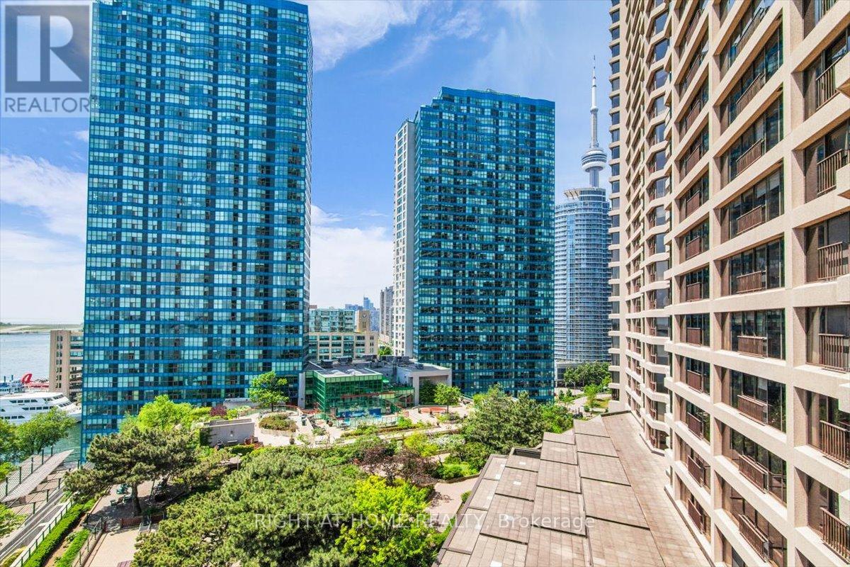 1304 - 65 Harbour Square, Toronto, Ontario  M5J 2L4 - Photo 28 - C13412160