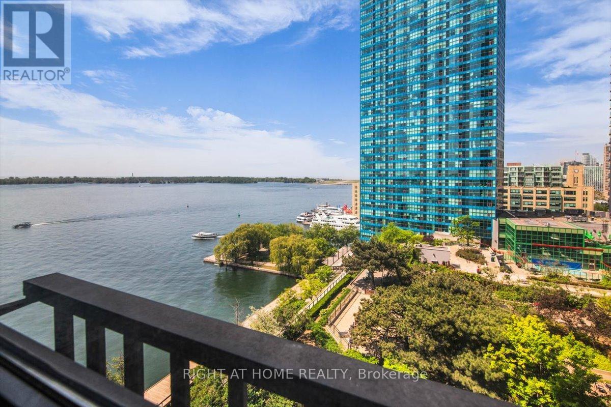 1304 - 65 Harbour Square, Toronto, Ontario  M5J 2L4 - Photo 3 - C13412160