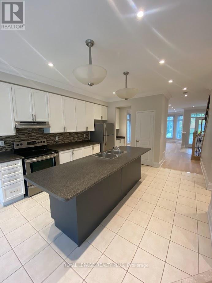 1812 Castlemore Avenue, Markham, Ontario  L6E 2E5 - Photo 5 - N13412170