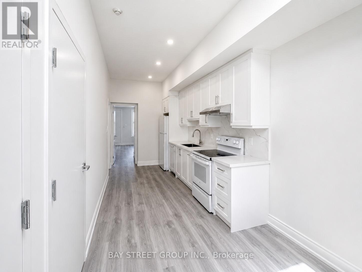 B - 442 Spadina Avenue, Toronto, Ontario  M5T 2G8 - Photo 2 - C13239810