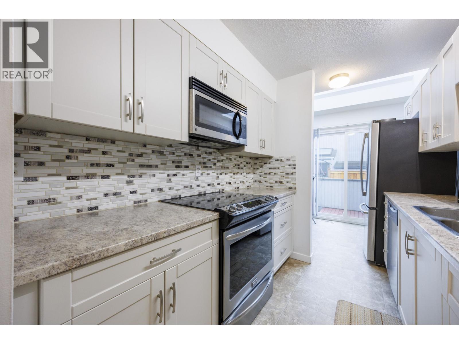 2 19022 119b Avenue, Pitt Meadows, British Columbia  V3Y 1X5 - Photo 5 - R3132995