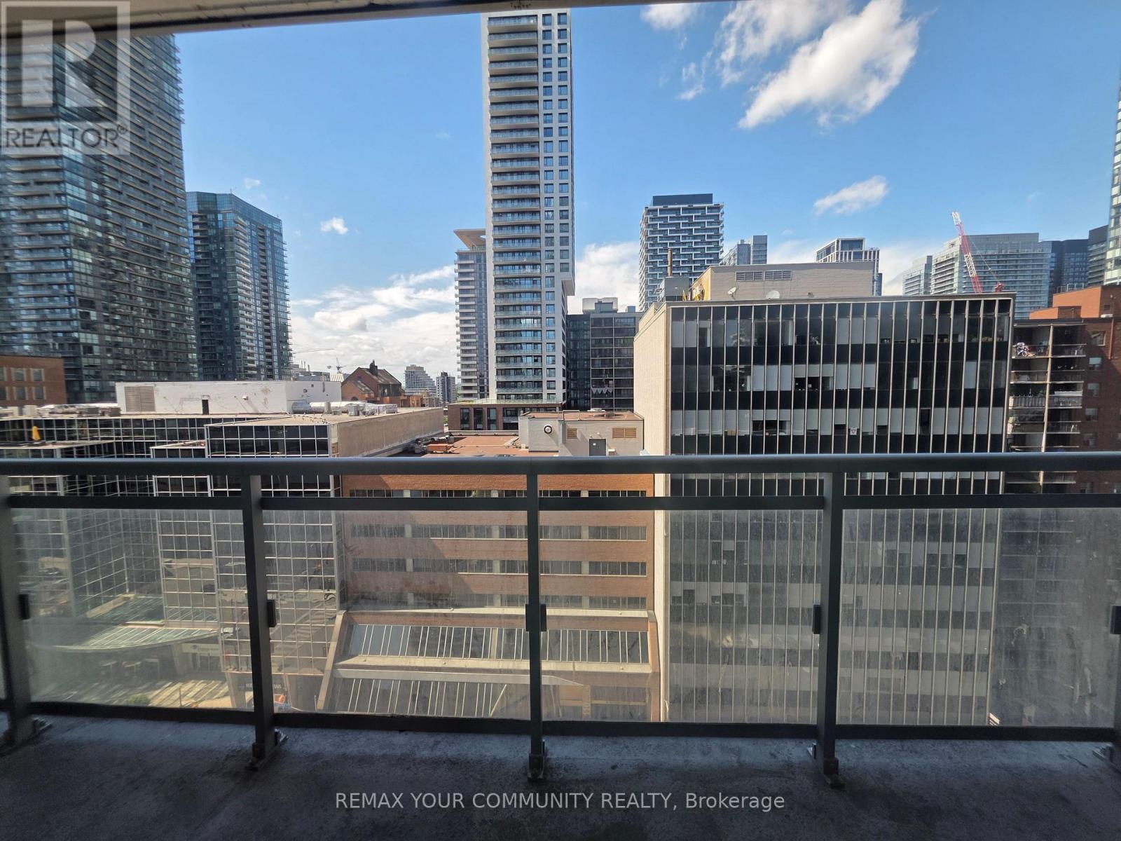 1004 - 89 DUNFIELD AVENUE, Toronto, Ontario