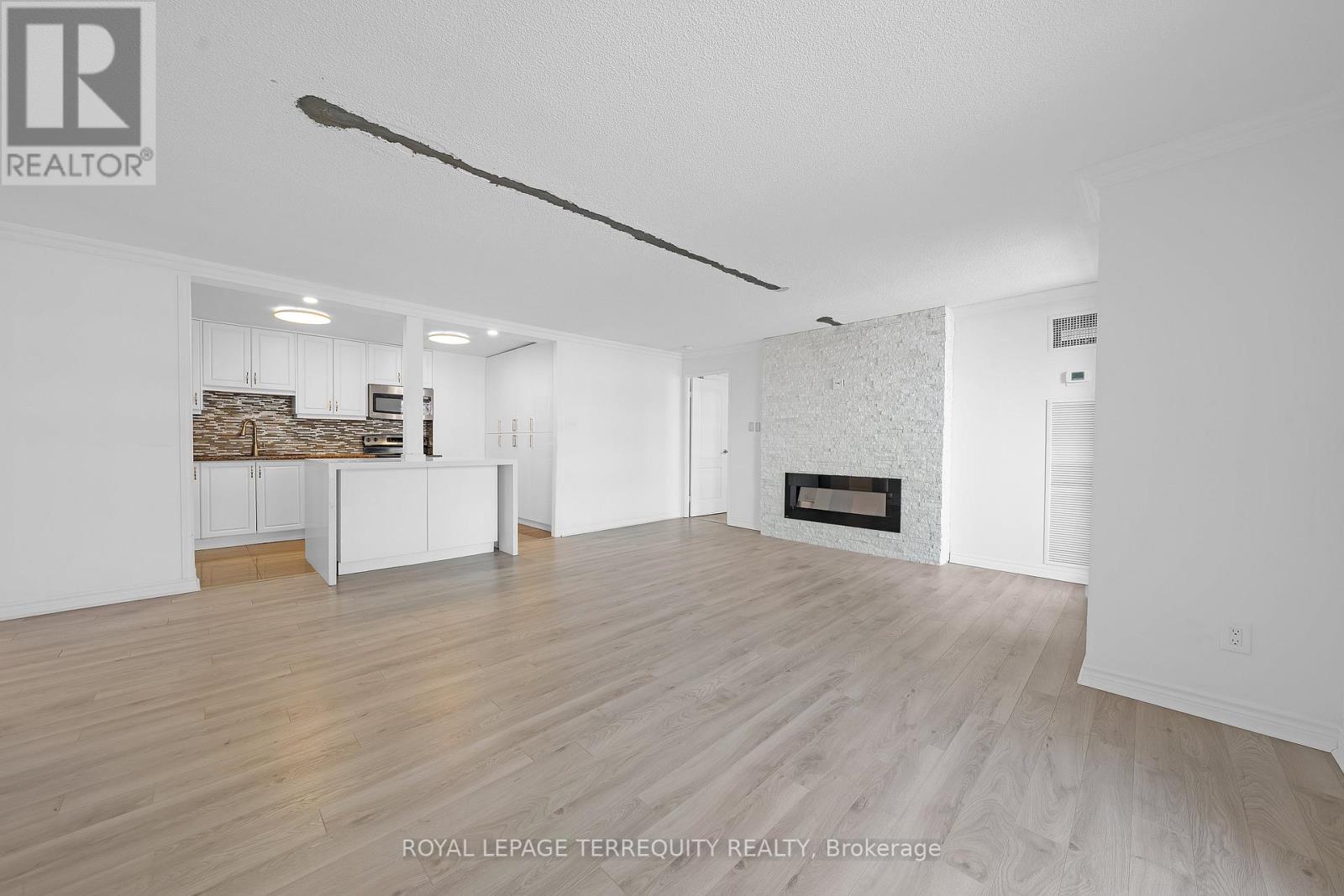 804 - 50 Inverlochy Boulevard, Markham, Ontario  L3T 4T6 - Photo 8 - N13249802