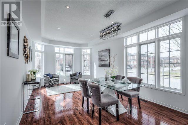 232 Madison Heights Boulevard, Markham, Ontario  L6C 2L4 - Photo 3 - N13412184