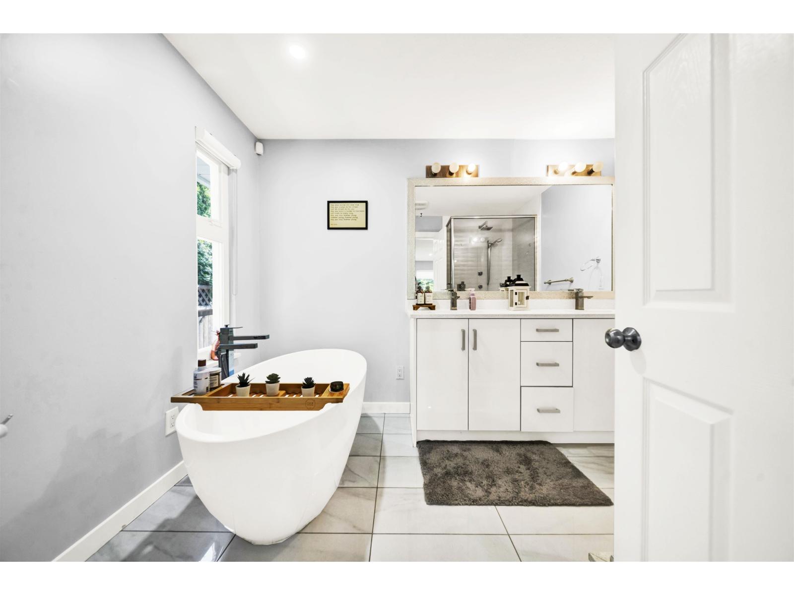 1953 158a Street, Surrey, British Columbia  V4A 8G9 - Photo 8 - R3129273