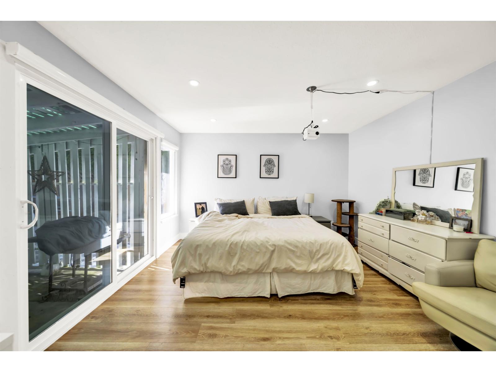 1953 158a Street, Surrey, British Columbia  V4A 8G9 - Photo 15 - R3129273