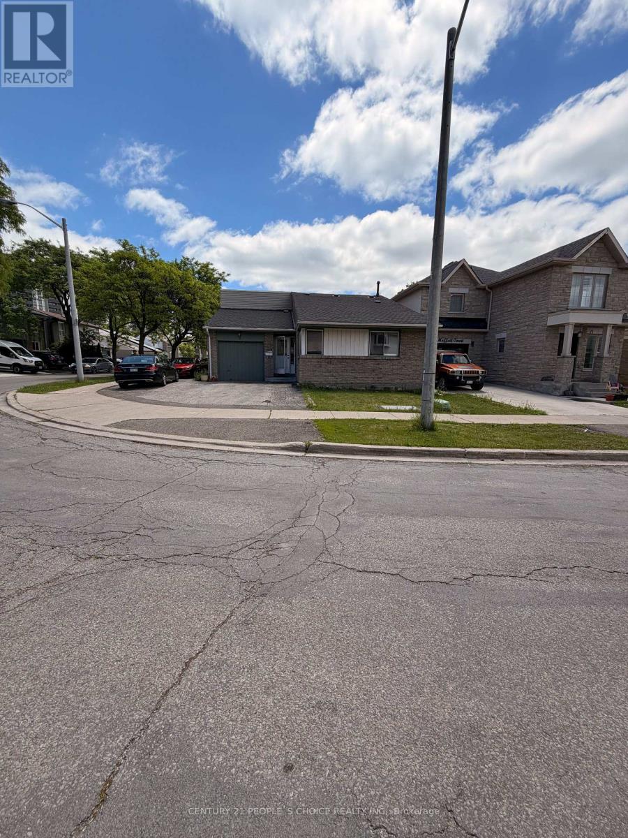 7 MOFFATT COURT, Toronto, Ontario