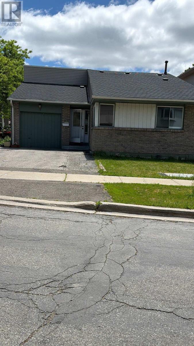 7 Moffatt Court, Toronto, Ontario  M9V 4E1 - Photo 3 - W13412180