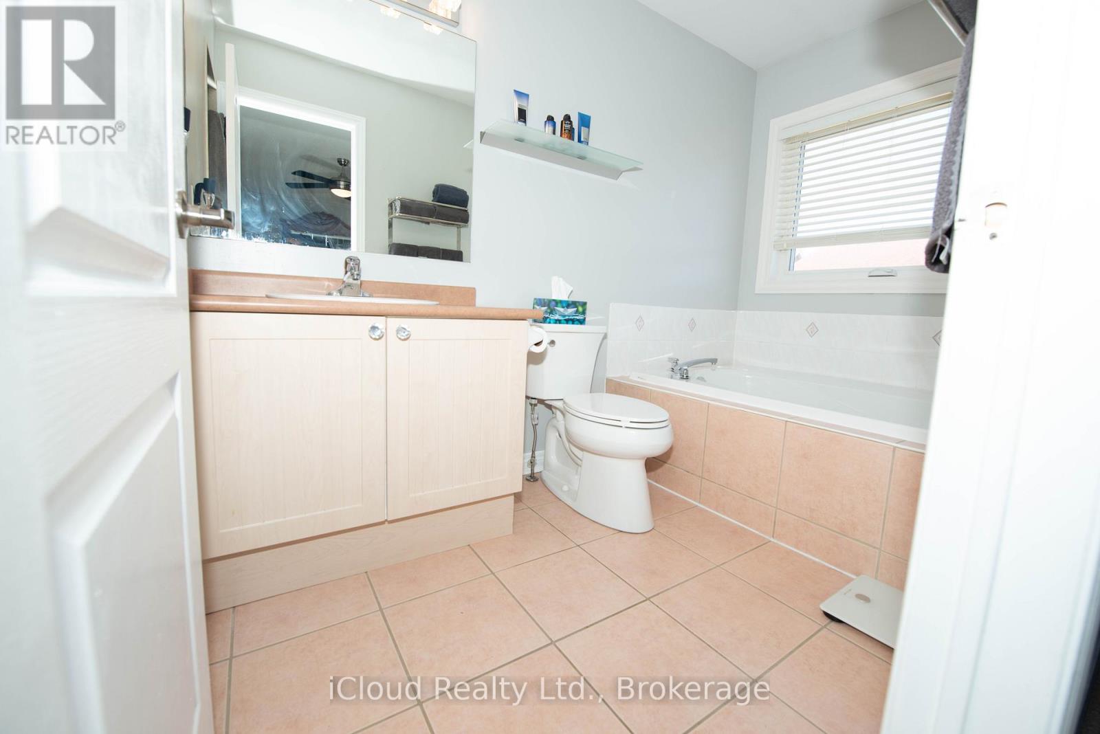 19 Fountainview Way, Brampton, Ontario  L6S 6K4 - Photo 18 - W13412190