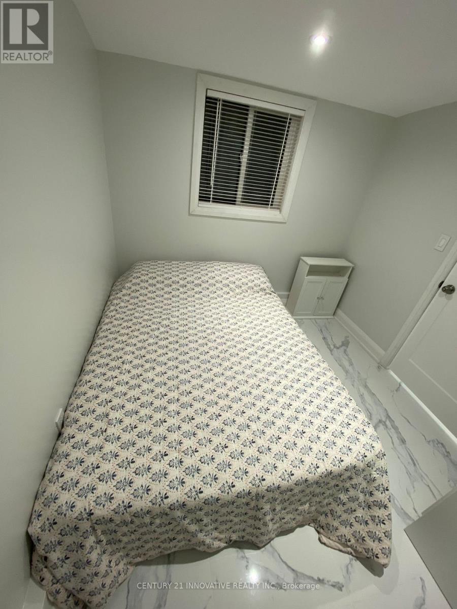 3366 Victory Crescent W, Mississauga, Ontario  L4T 1L9 - Photo 2 - W13412200