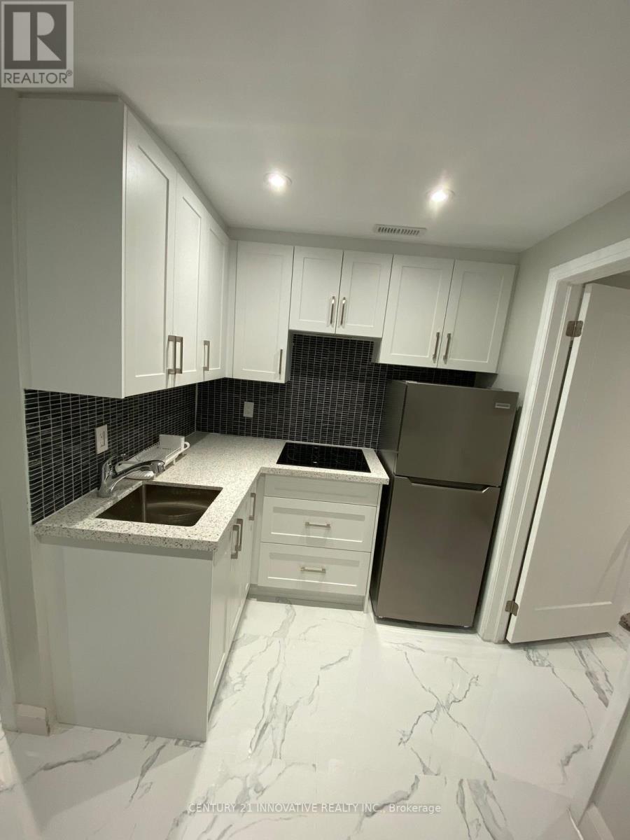 3366 Victory Crescent W, Mississauga, Ontario  L4T 1L9 - Photo 8 - W13412200