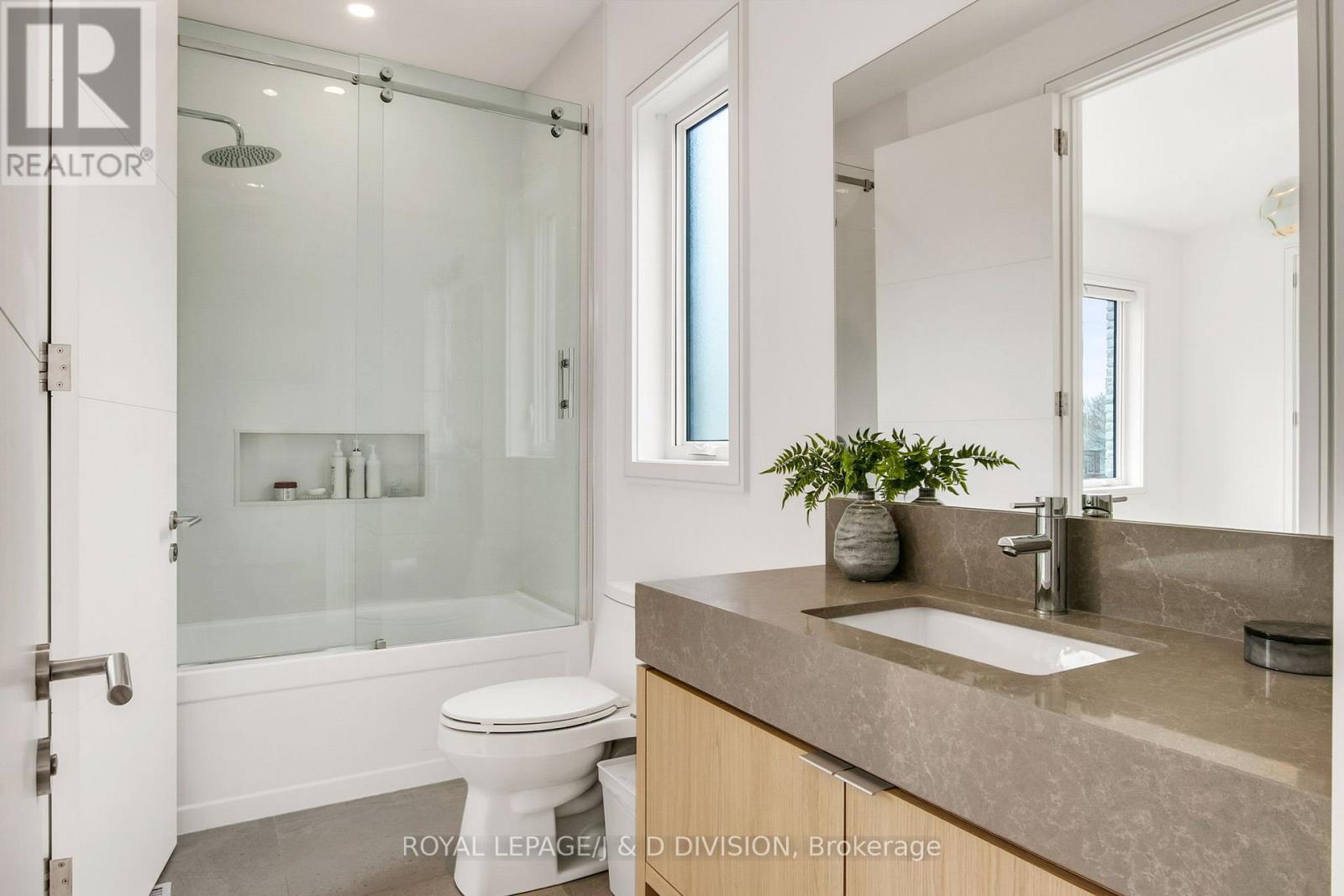 414 Glengarry Avenue, Toronto, Ontario  M5M 1E8 - Photo 36 - C13088230