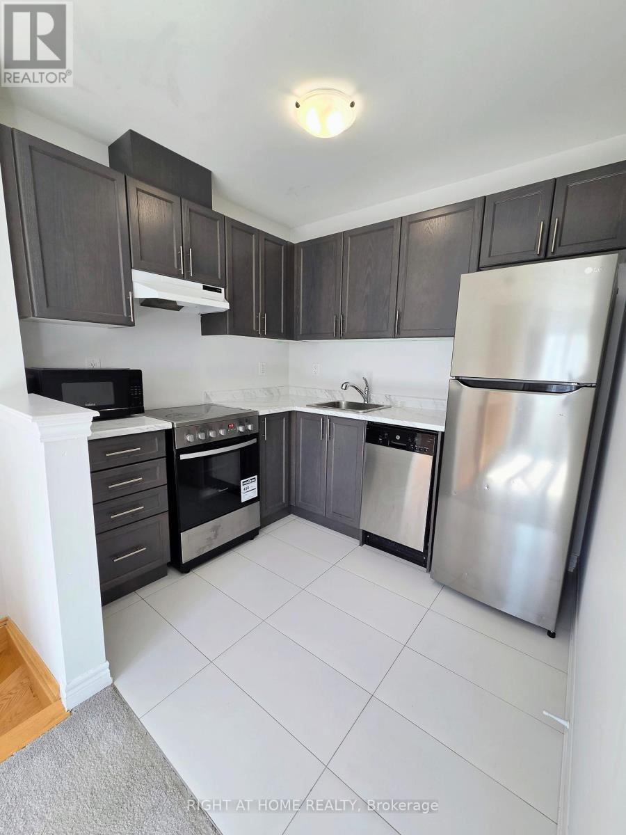 COACH HOUSE - 9 WATERLEAF ROAD, Markham, Ontario
