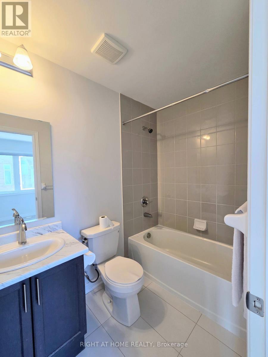Coach House - 9 Waterleaf Road, Markham, Ontario  L6B 0Z3 - Photo 11 - N13412240
